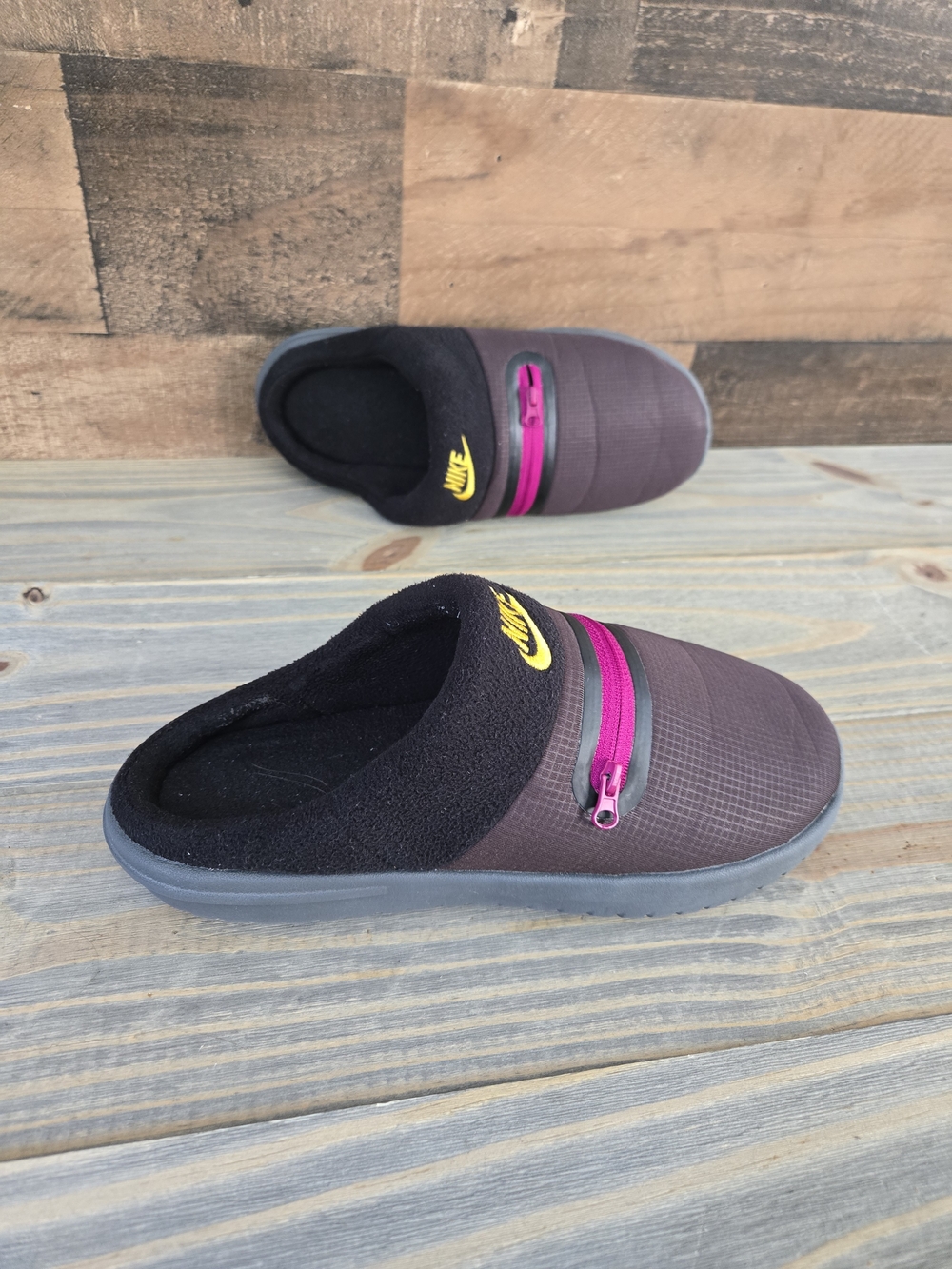 Nike Burrow Slipper Sneakers #DJ3130-201 Purple/Black Men’s Sz 7 Women Sz 8.5 UE